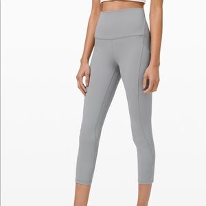 Lululemon Crop Grey Aligns w/pockets